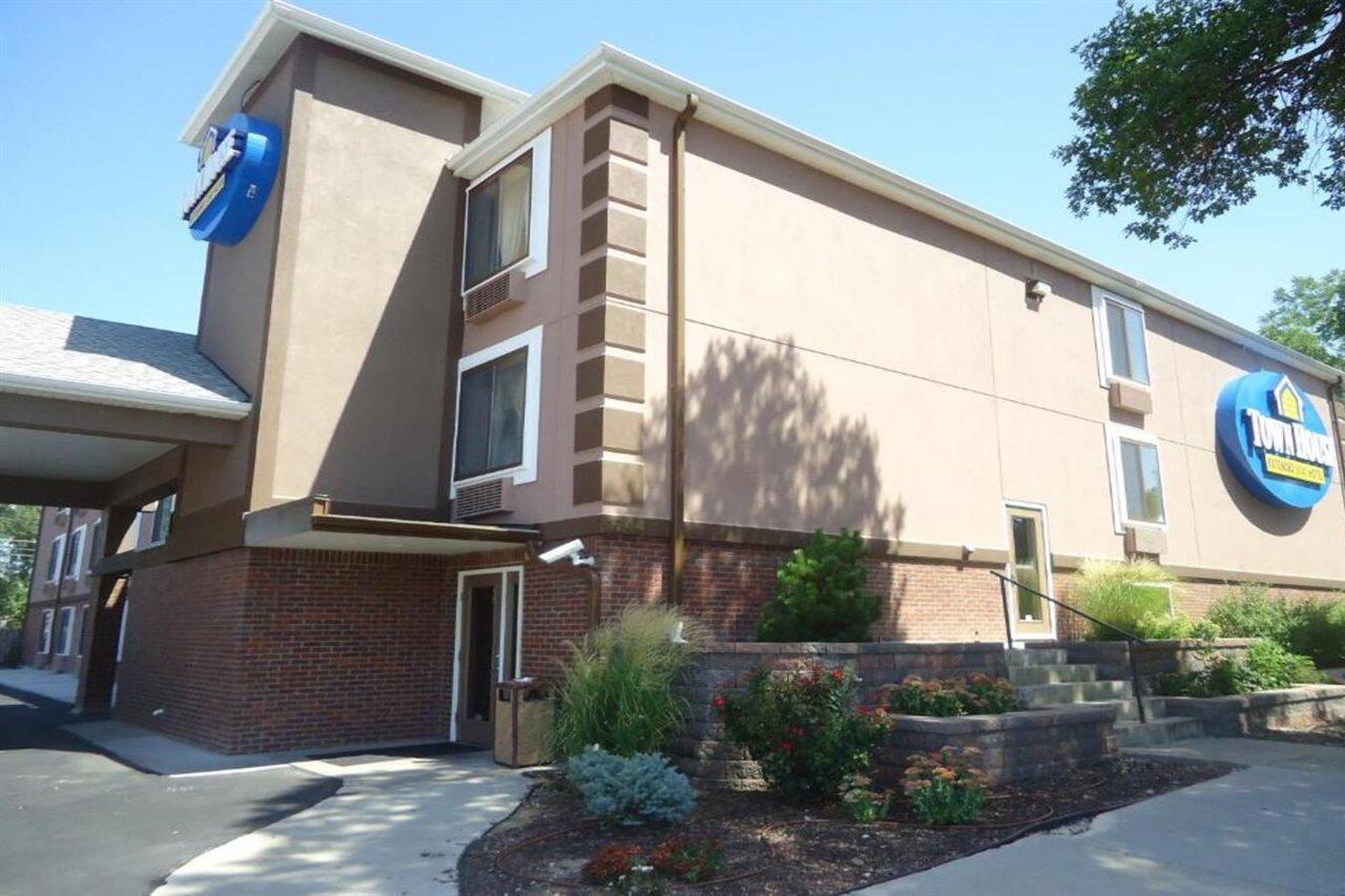 Townhouse Extended Stay Hotel Downtown Lincoln Exterior foto