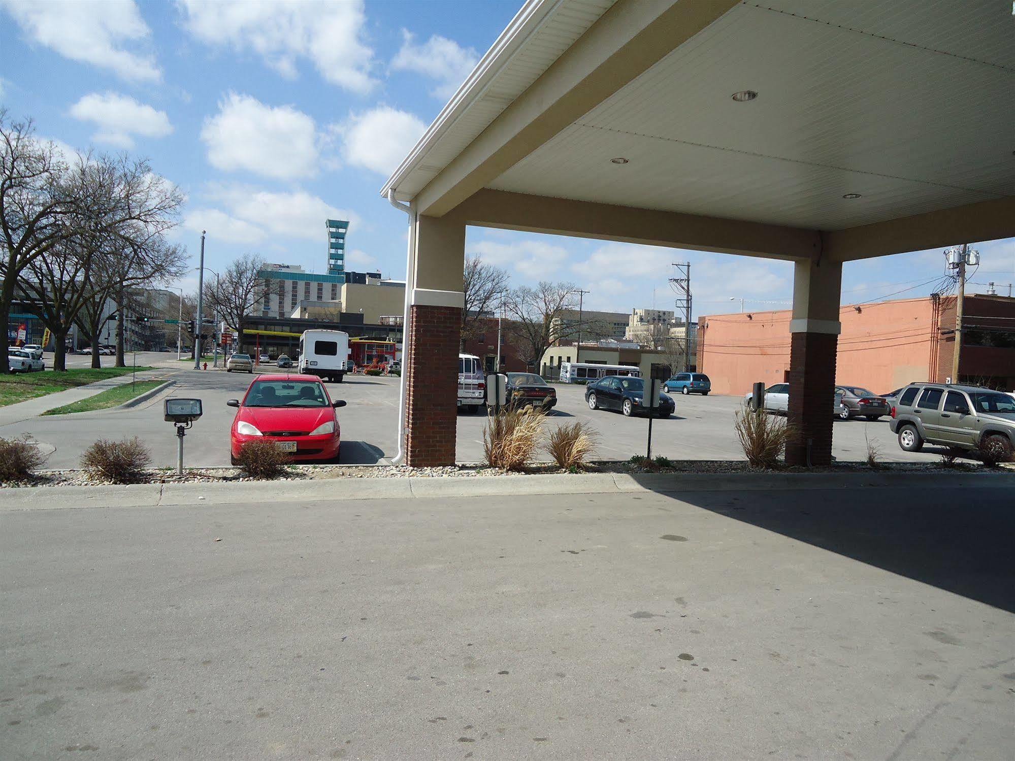 Townhouse Extended Stay Hotel Downtown Lincoln Exterior foto